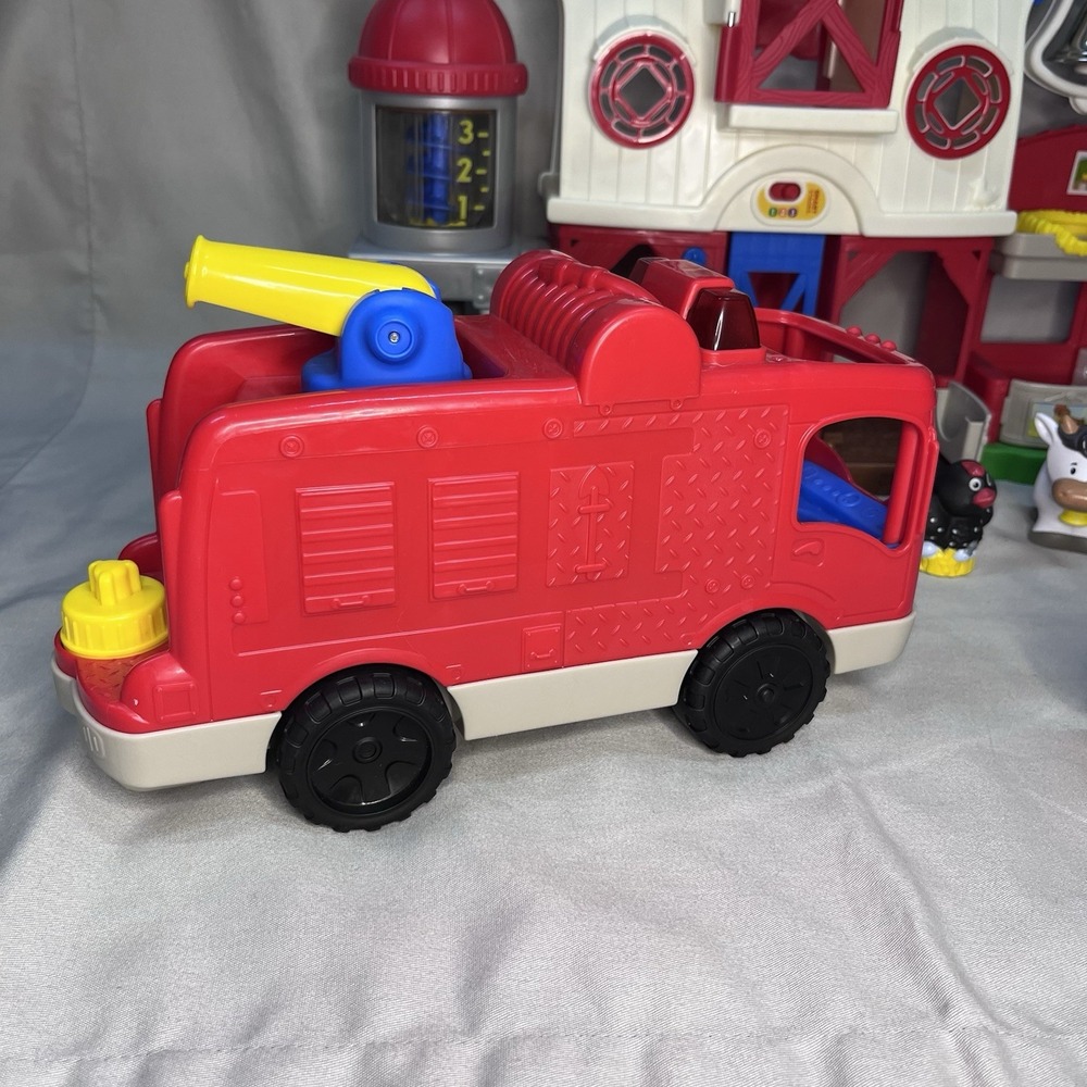 Fisher-Price Little People Farm Barn Playset & Fire Truck Lights & Sound WORK! - Picture 9 of 12